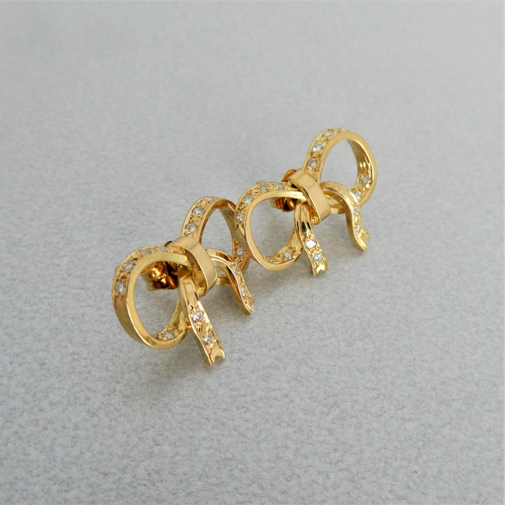 Beryl Lane Estate 18ct Yellow Gold Diamond Bow Stud Earrings