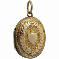 antique-victorian-gilt-metal-decorative-repousse-locket