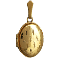 italian-18k-gold-vintage-locket