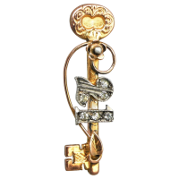 vintage-gold-21st-key-pendant