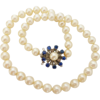 vintage_pearl_necklace